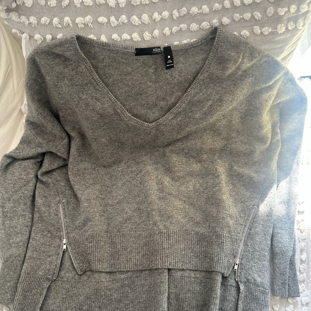 Cashmere Grey V-Neck Sweater with Zipper Detail by Aqua